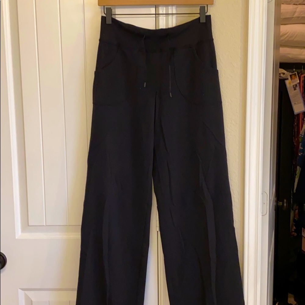 Lululemon still pant sz 6